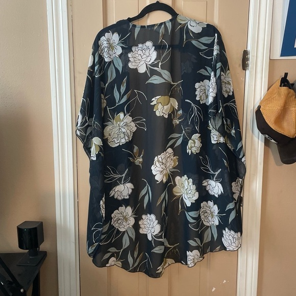 EMORY PARK Blue Floral Open Front Kimono Top Size Large Sheer Short Sleeve - Picture 3 of 6